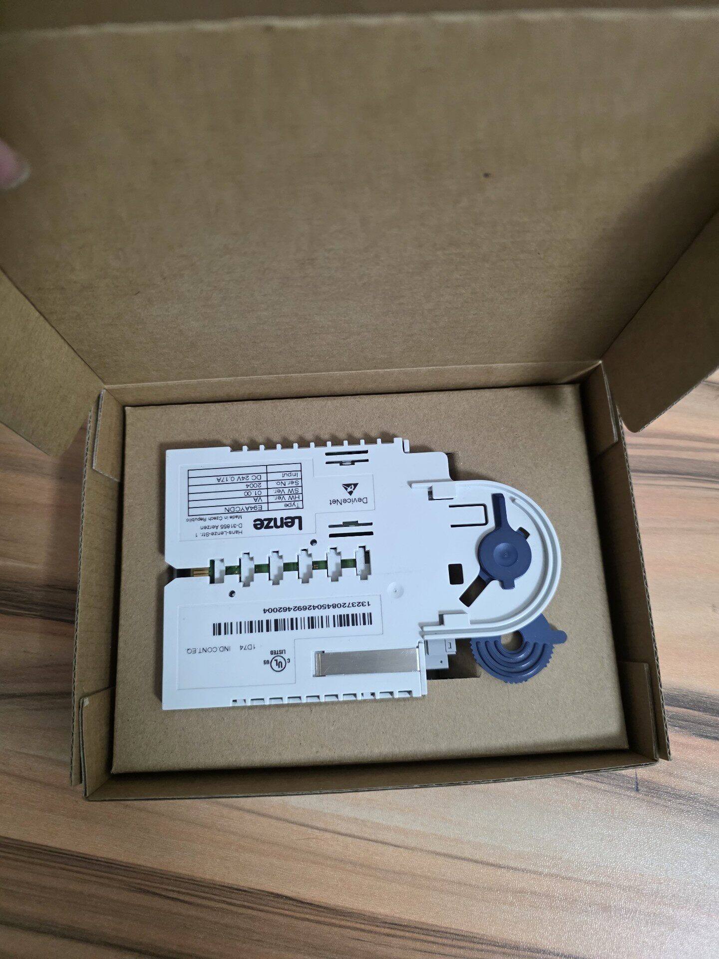 Lenze モジュール E94AYCDN/S、新品未使用、ド - Woodworking News のレビューと価格
